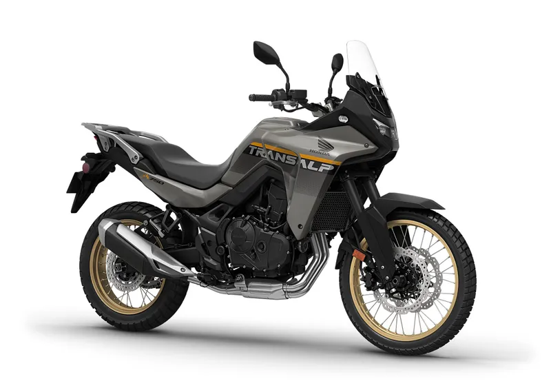 2026 XL750